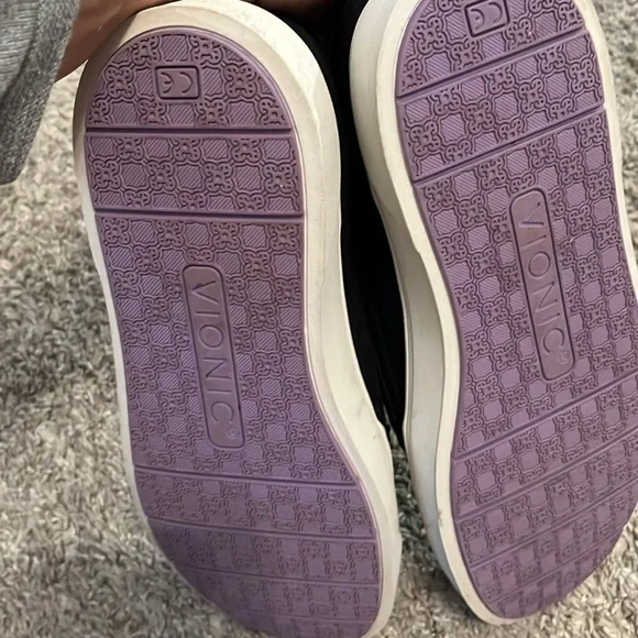 Vionic Black Slip-On Sneakers Kimmie Perf - women’s ladies wide 8.5 - Picture 12 of 12